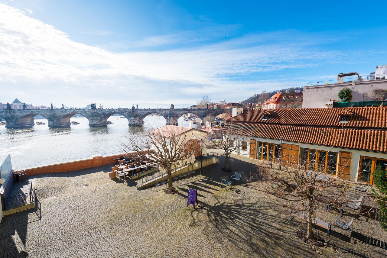 Kafka Apartment With Bridge View Praga Exterior foto